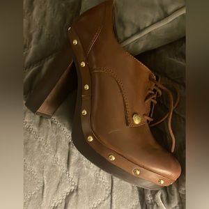 Vince Camuto brown leather lace shoes
